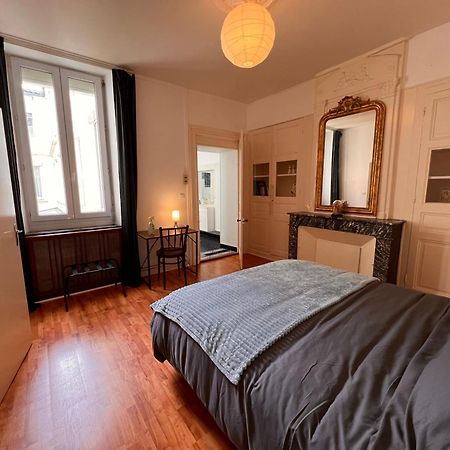 La Colbertine - Charming Apartment In Place Colbert Rochefort  Bagian luar foto