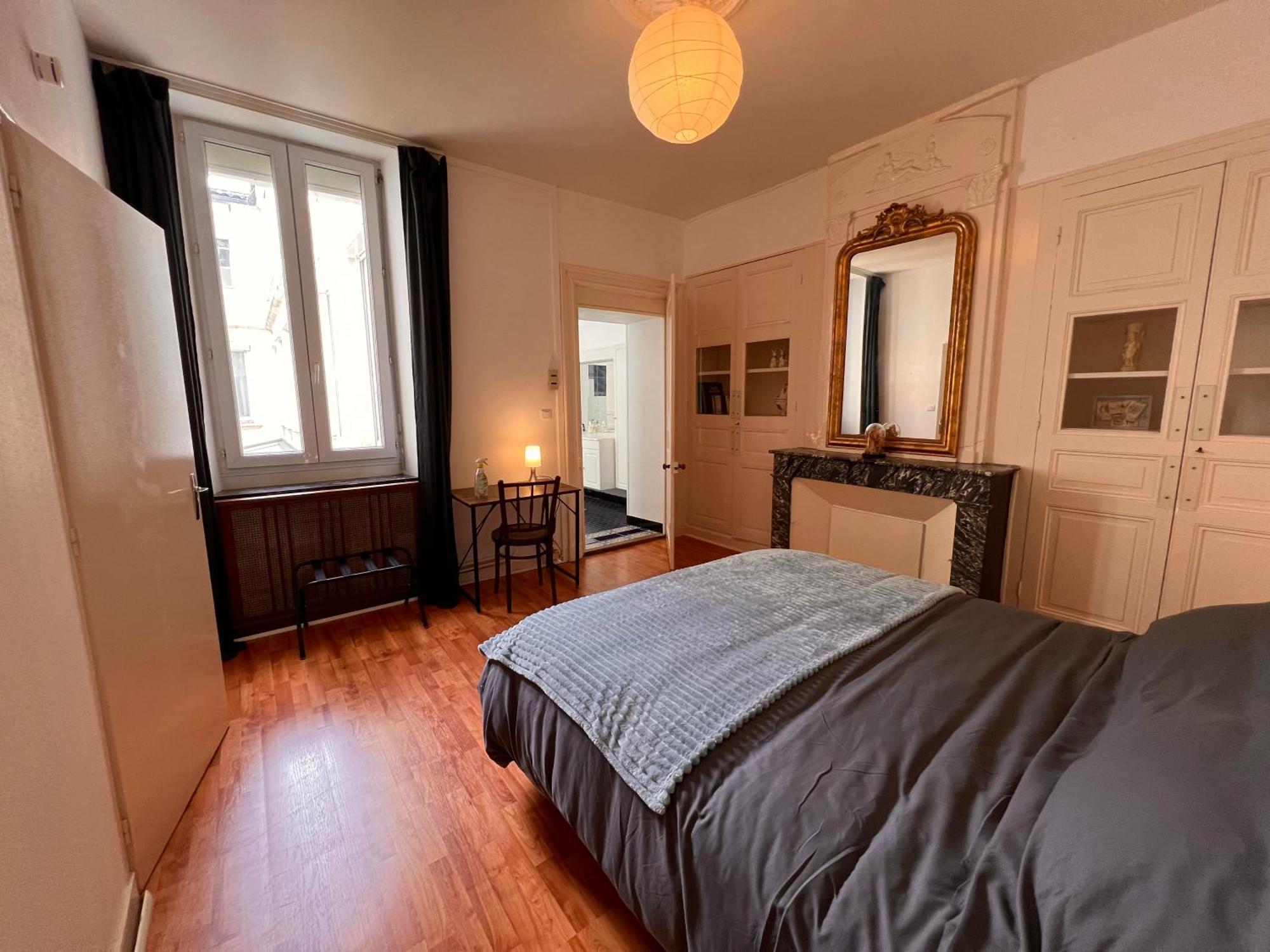 La Colbertine - Charming Apartment In Place Colbert Rochefort  Bagian luar foto