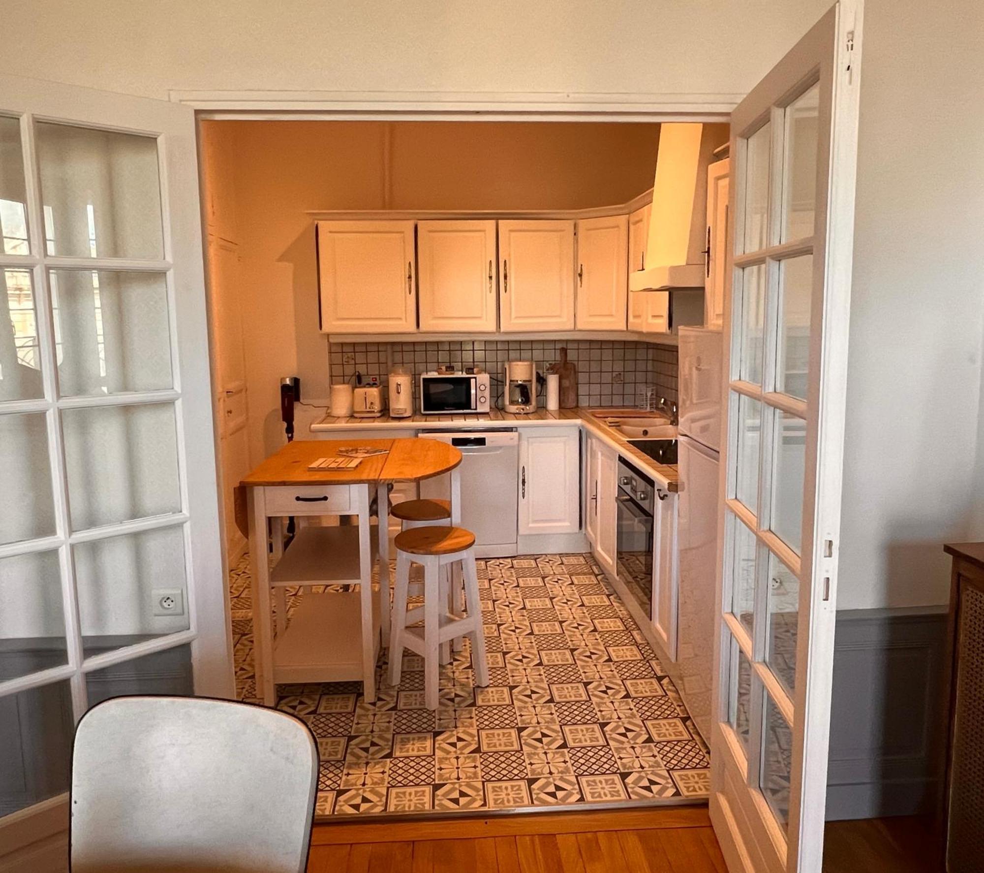 La Colbertine - Charming Apartment In Place Colbert Rochefort  Bagian luar foto