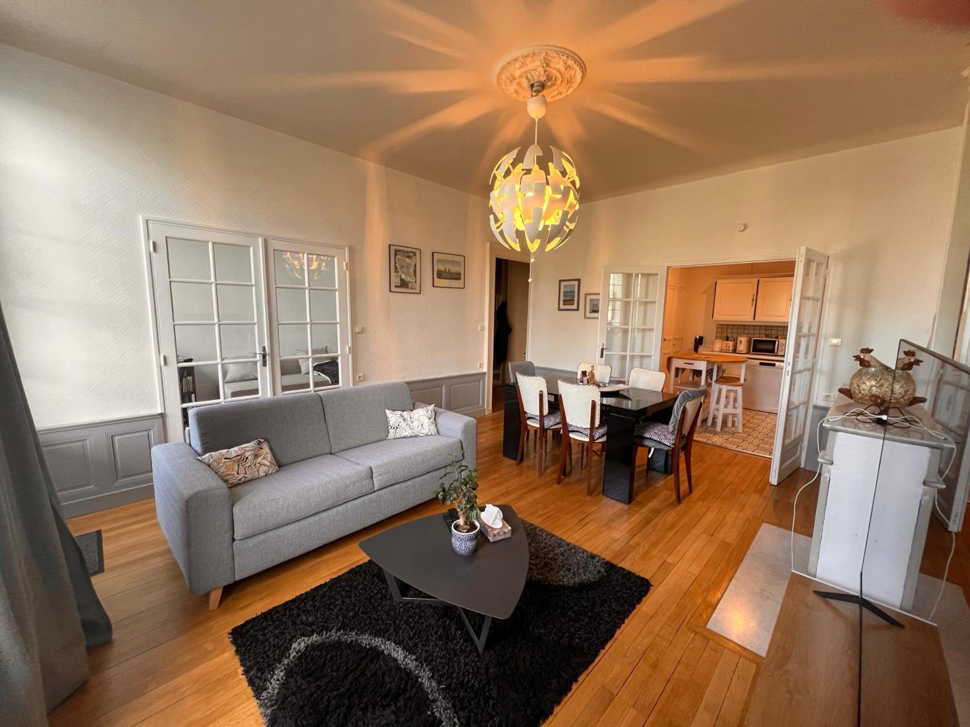La Colbertine - Charming Apartment In Place Colbert Rochefort  Bagian luar foto